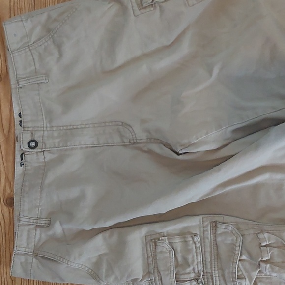 Mens Khaki Cargo Shorts size 36 - Picture 3 of 5